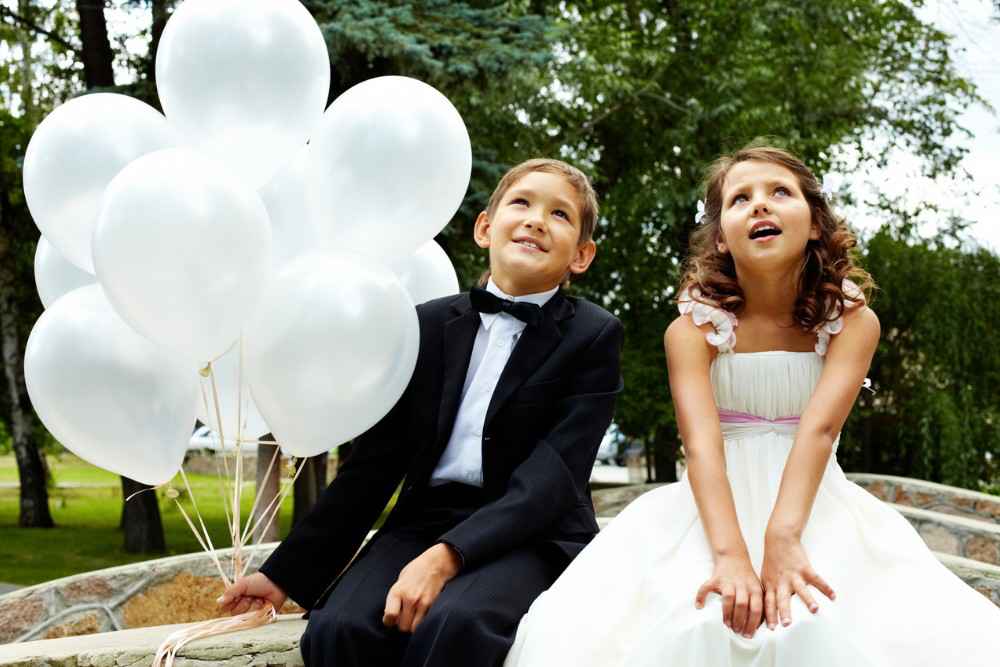 Bringing your child to a wedding? Learn the essential do's and don'ts to keep the celebration smooth and stress-free for everyone.