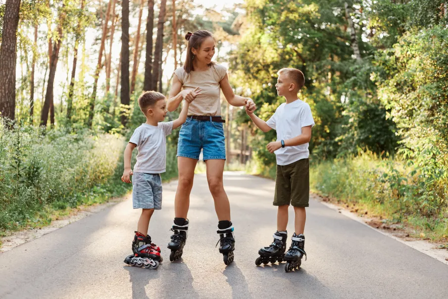 Discover the best summer activities in Kansas City! A Jovie nanny shares her guide to pool time, crafting, and fun educational KC adventures.